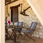 Holiday home Vardiola Houses, Close To Agios Sostis Beach, By Zantewize *