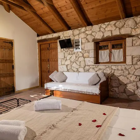 Vardiola Houses, Close To Agios Sostis Beach, By Zantewize Сasa de vacaciones