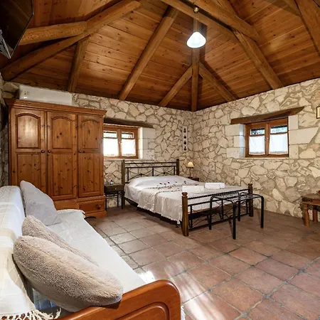 Сasa de vacaciones Vardiola Houses, Close To Agios Sostis Beach, By Zantewize