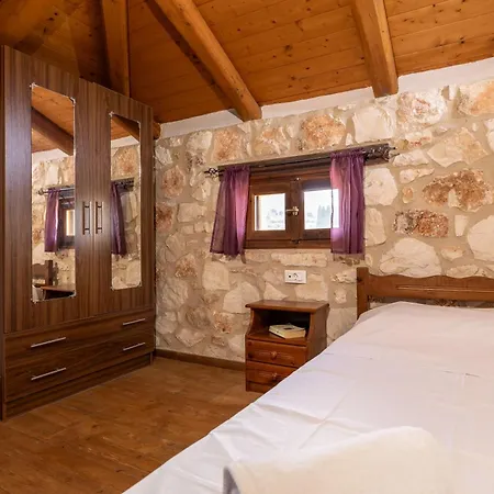 Vardiola Houses, Close To Agios Sostis Beach, By Zantewize Сasa de vacaciones *