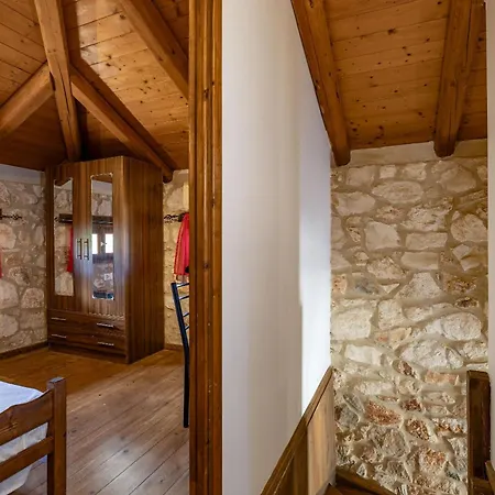 Сasa de vacaciones Vardiola Houses, Close To Agios Sostis Beach, By Zantewize Lithakia (Zakynthos)