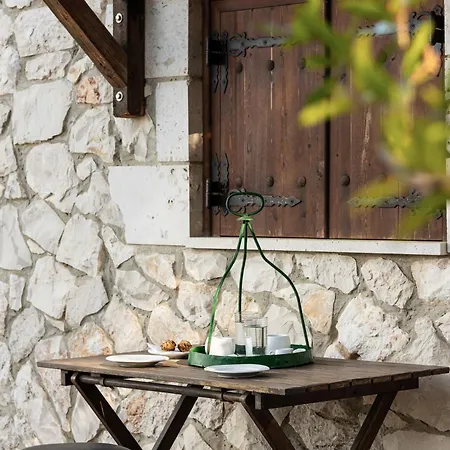 Сasa de vacaciones Vardiola Houses, Close To Agios Sostis Beach, By Zantewize Lithakia (Zakynthos)