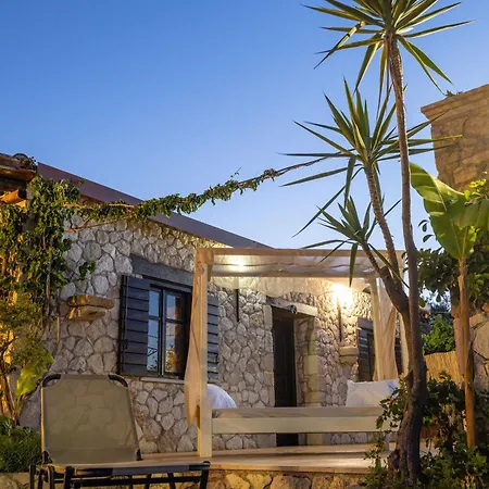 Сasa de vacaciones Vardiola Houses, Close To Agios Sostis Beach, By Zantewize *