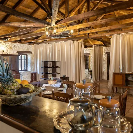 Сasa de vacaciones Vardiola Houses, Close To Agios Sostis Beach, By Zantewize *