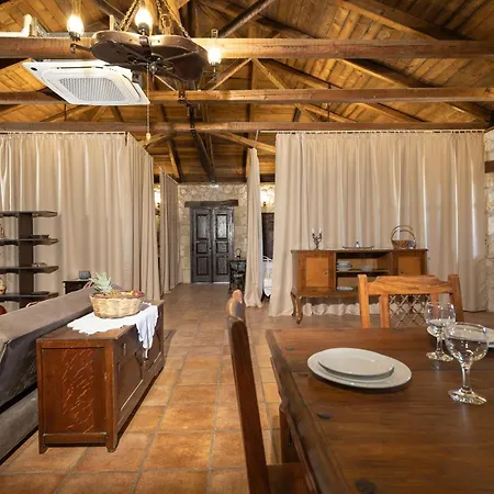 Vardiola Houses, Close To Agios Sostis Beach, By Zantewize Сasa de vacaciones