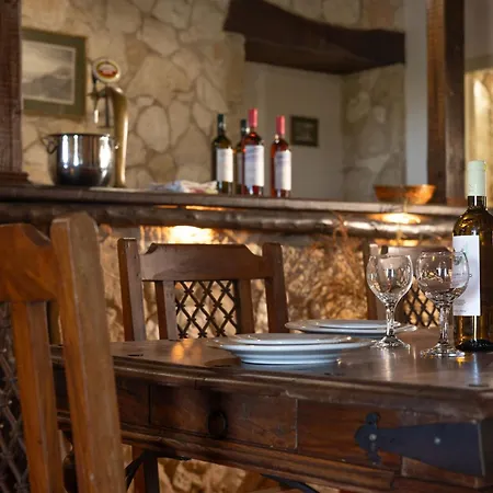 Сasa de vacaciones Vardiola Houses, Close To Agios Sostis Beach, By Zantewize *