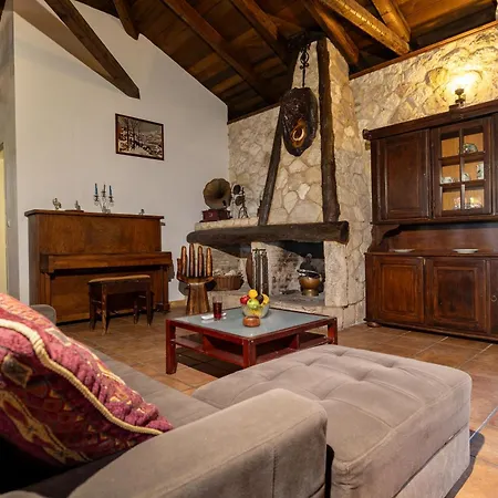 Vardiola Houses, Close To Agios Sostis Beach, By Zantewize Сasa de vacaciones *