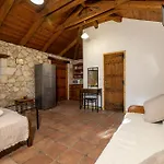Vardiola Houses, Close To Agios Sostis Beach, By Zantewize * Lithakia (Zakynthos)