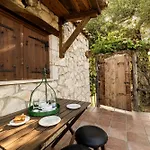 Feriehus Vardiola Houses, Close To Agios Sostis Beach, By Zantewize *
