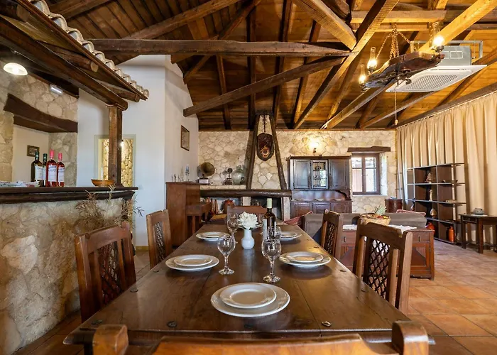 Casa vacanze Vardiola Houses, Close To Agios Sostis Beach, By Zantewize Lithakia (Zakynthos)