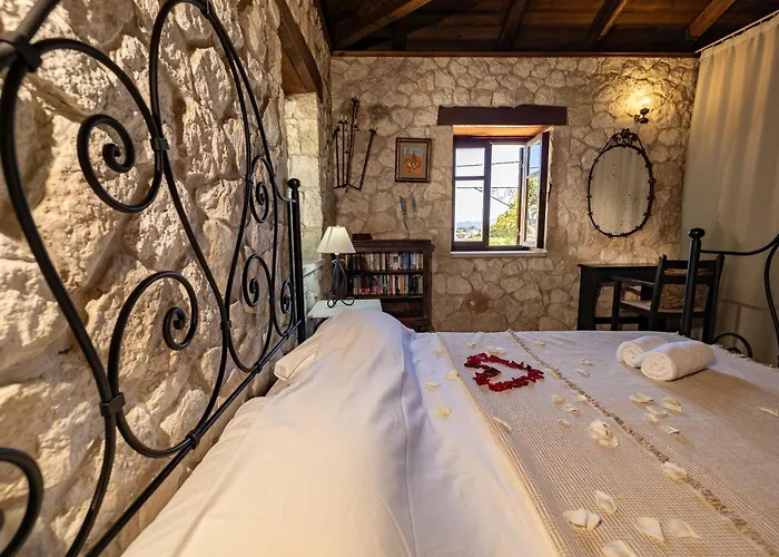 Vardiola Houses, Close To Agios Sostis Beach, By Zantewize * Lithakia (Zakynthos)